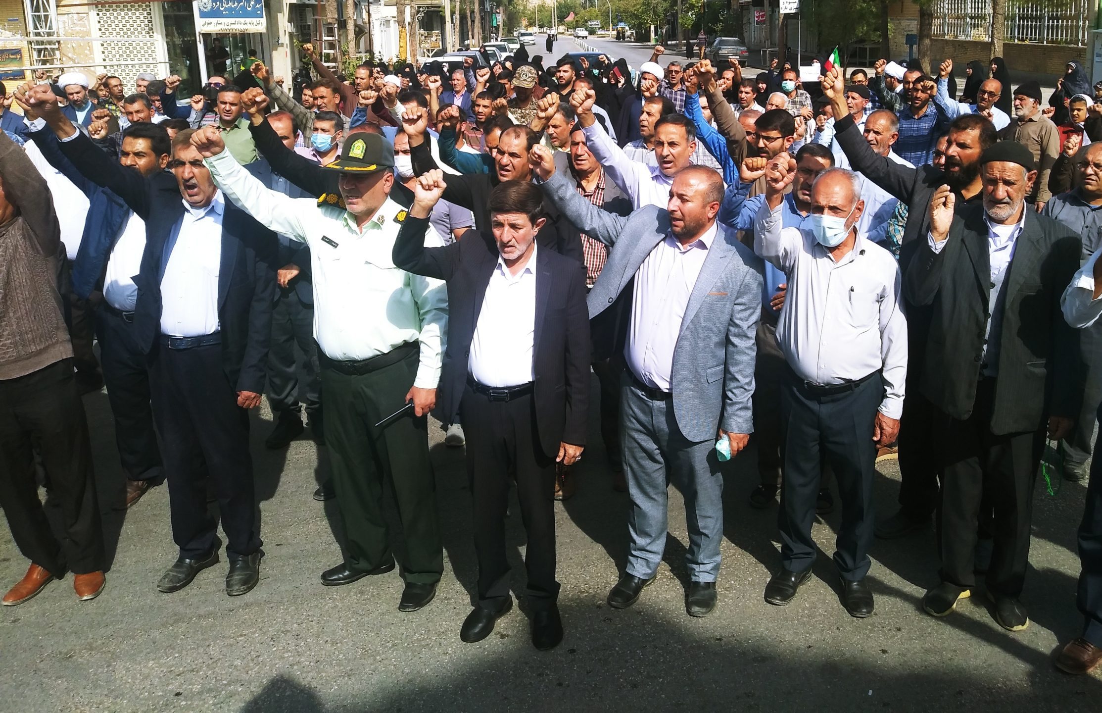 راهپیمایی مردم خرامه در محکومیت حمله تروریستی به حرم شاهچراغ(ع)