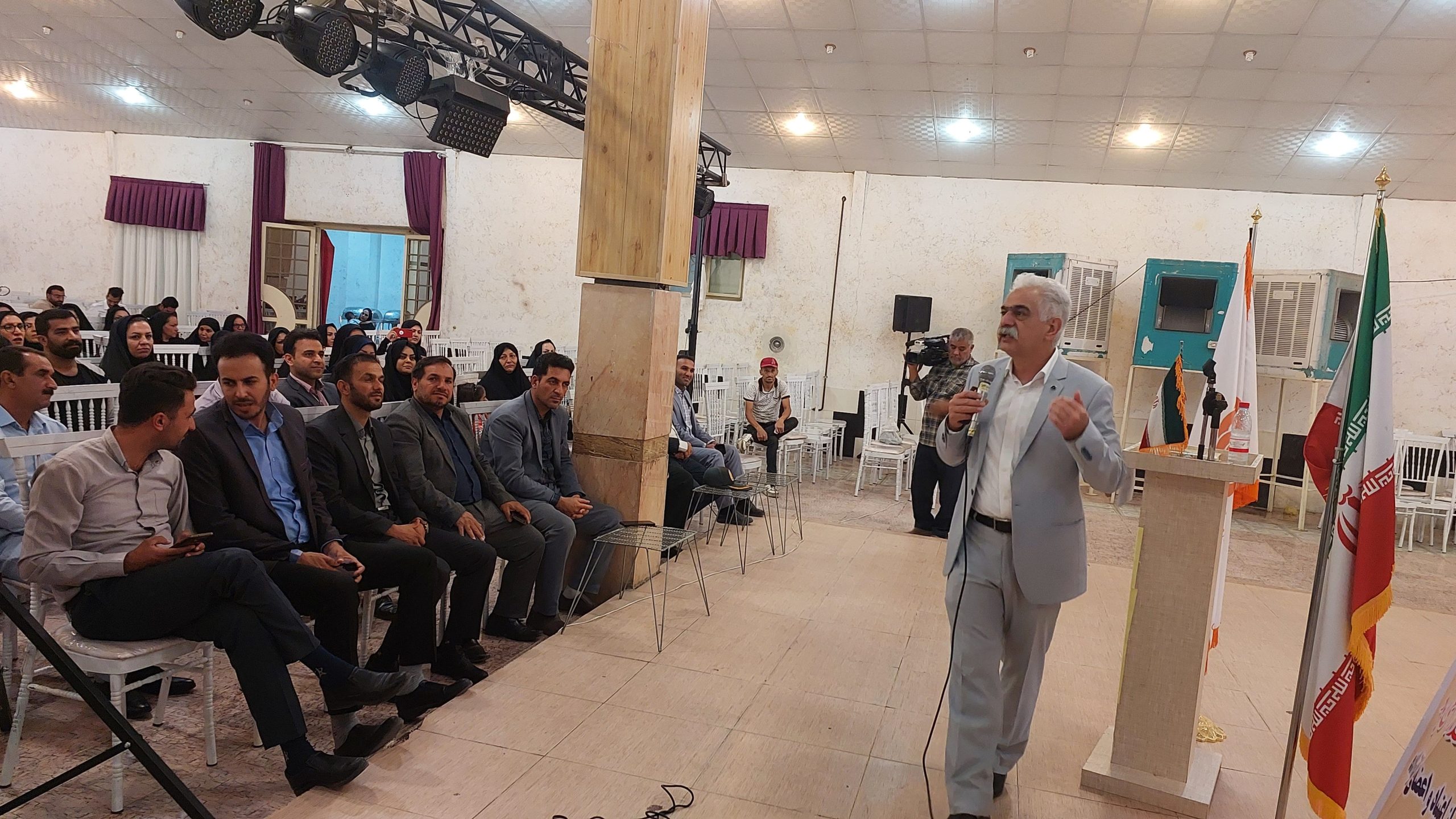 برگزاری کارگاه پیشگیری از اعتیاد با حضور دکتر محکم از شیراز