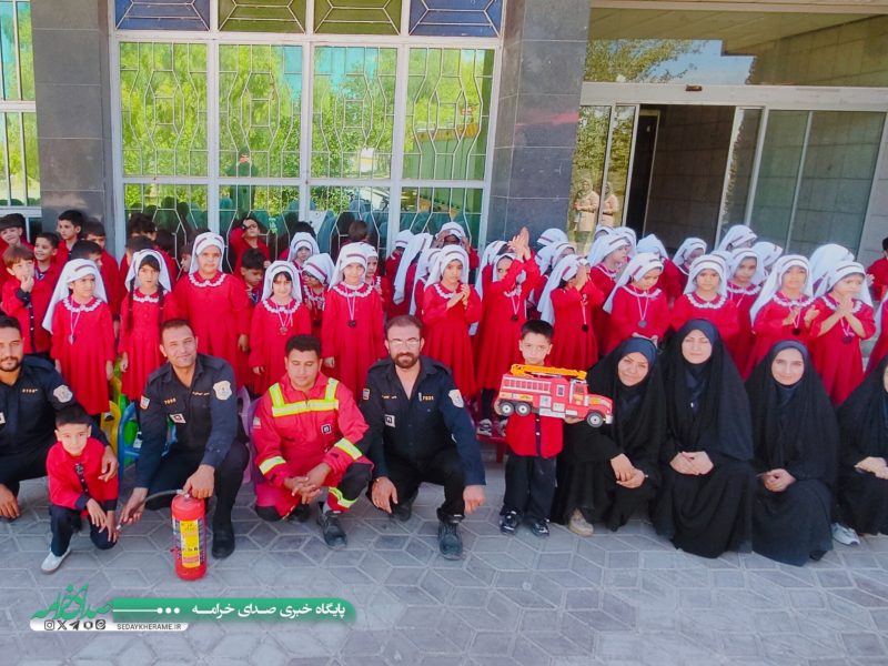 آتش‌نشانان خرامه مهمان نوگلان دنیای شیرین شدند